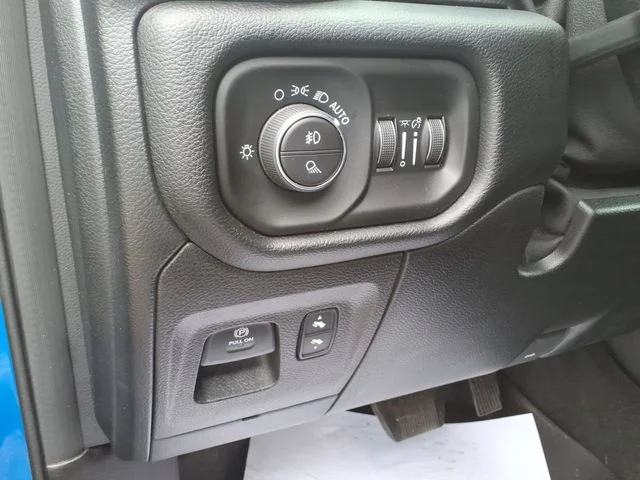 Used 2021 Blue Ram Laramie image 32