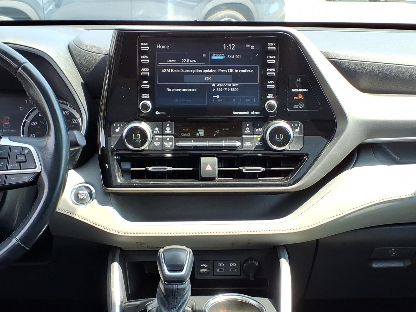 Used 2022 Wind Chill Pearl Toyota XLE image 16