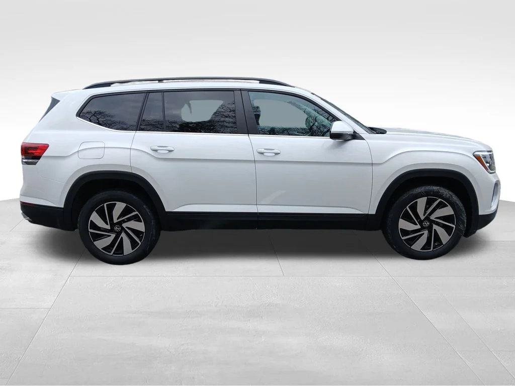 New 2026 White Volkswagen 2.0T SE w/Technology image 6