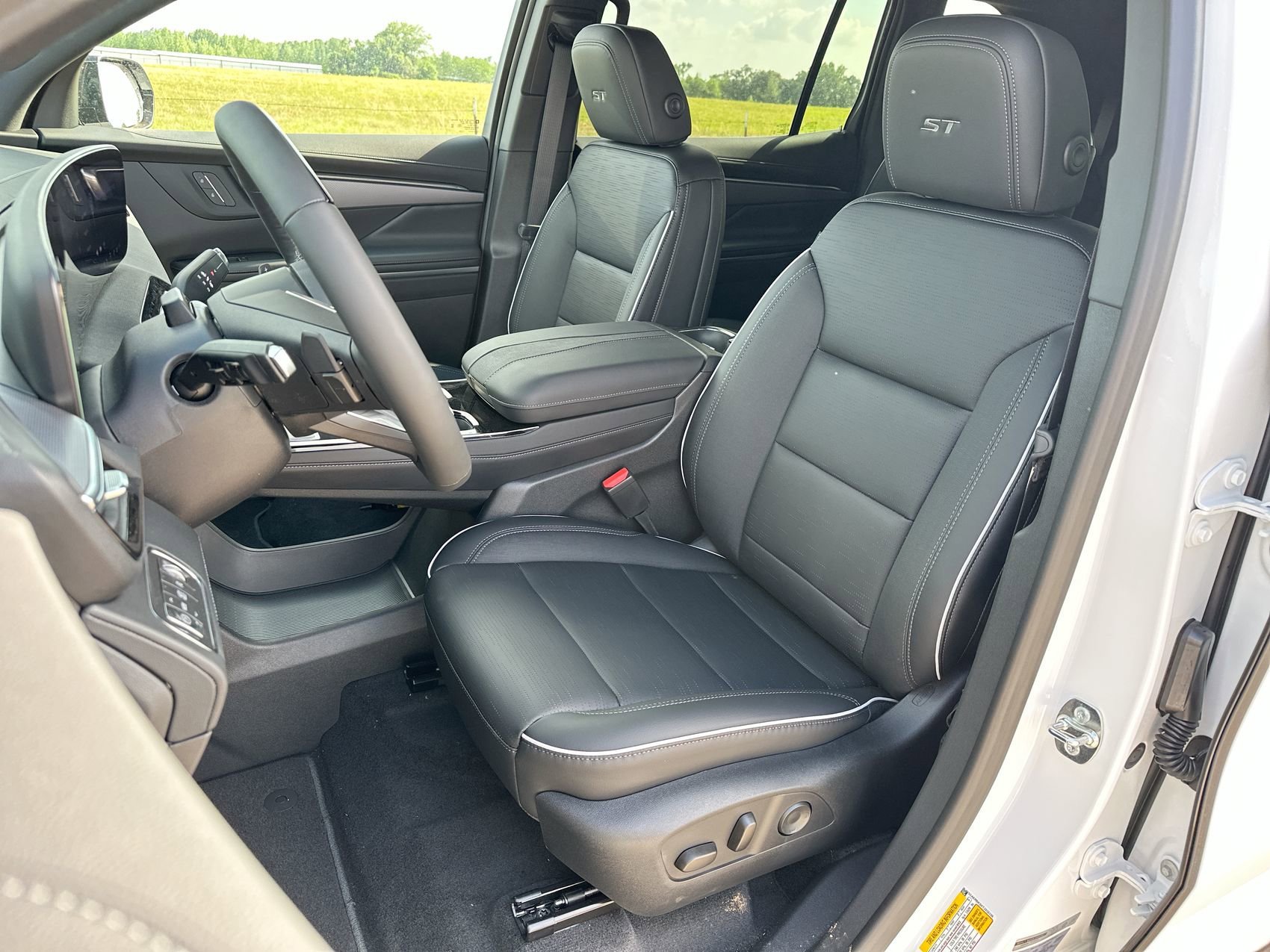 New 2026 Summit White Buick Sport Touring image 11