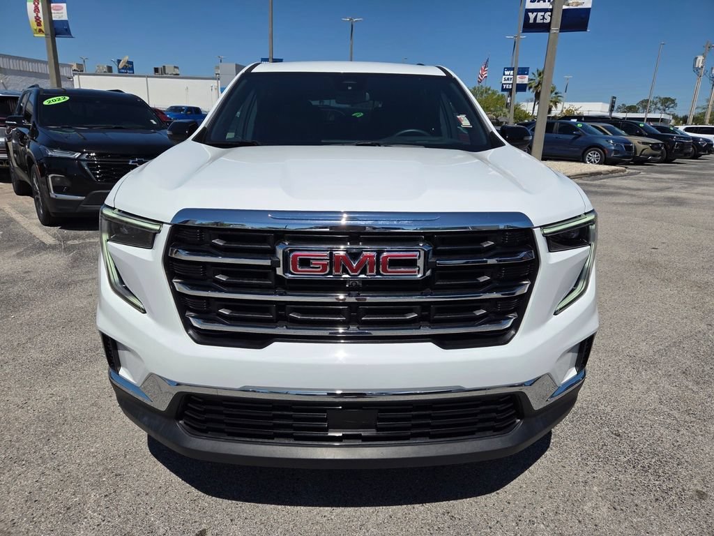 Used 2025 Summit White GMC FWD Elevation image 20
