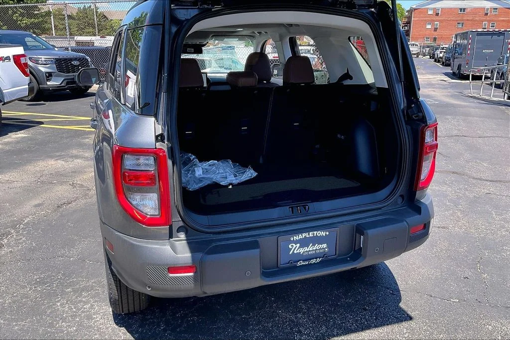 New 2025 Carbonized Gray Metallic Ford Outer Banks® image 28