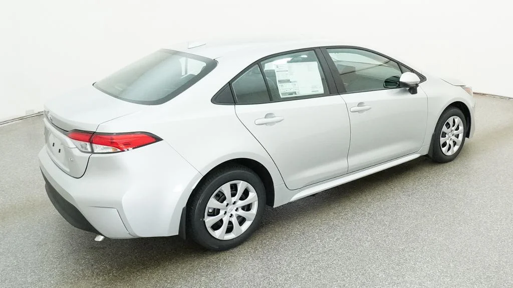 New 2026 Classic Silver Metallic Toyota LE image 31