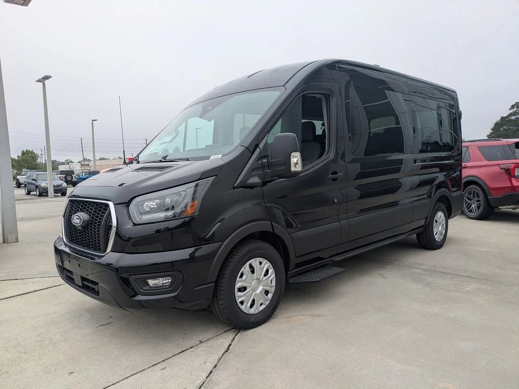 New 2026 Agate Black Metallic Ford XLT image 7