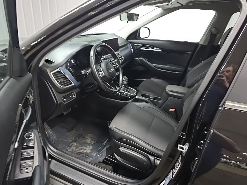 Used 2023 Cherry Black Kia S image 29