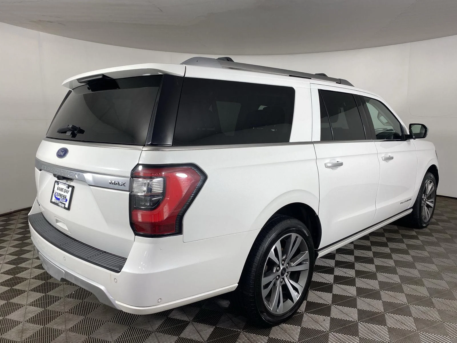 Used 2020 Star White Metallic Tri-Coat Ford Platinum image 8