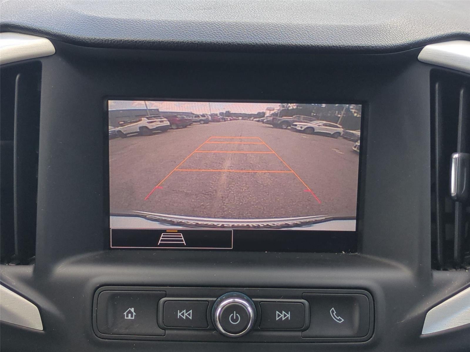 Used 2022 Quicksilver Metallic GMC SLE image 26