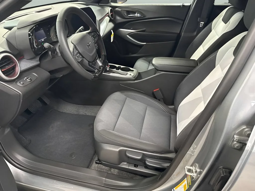 2026 Chevrolet Trax RS - Photo 11