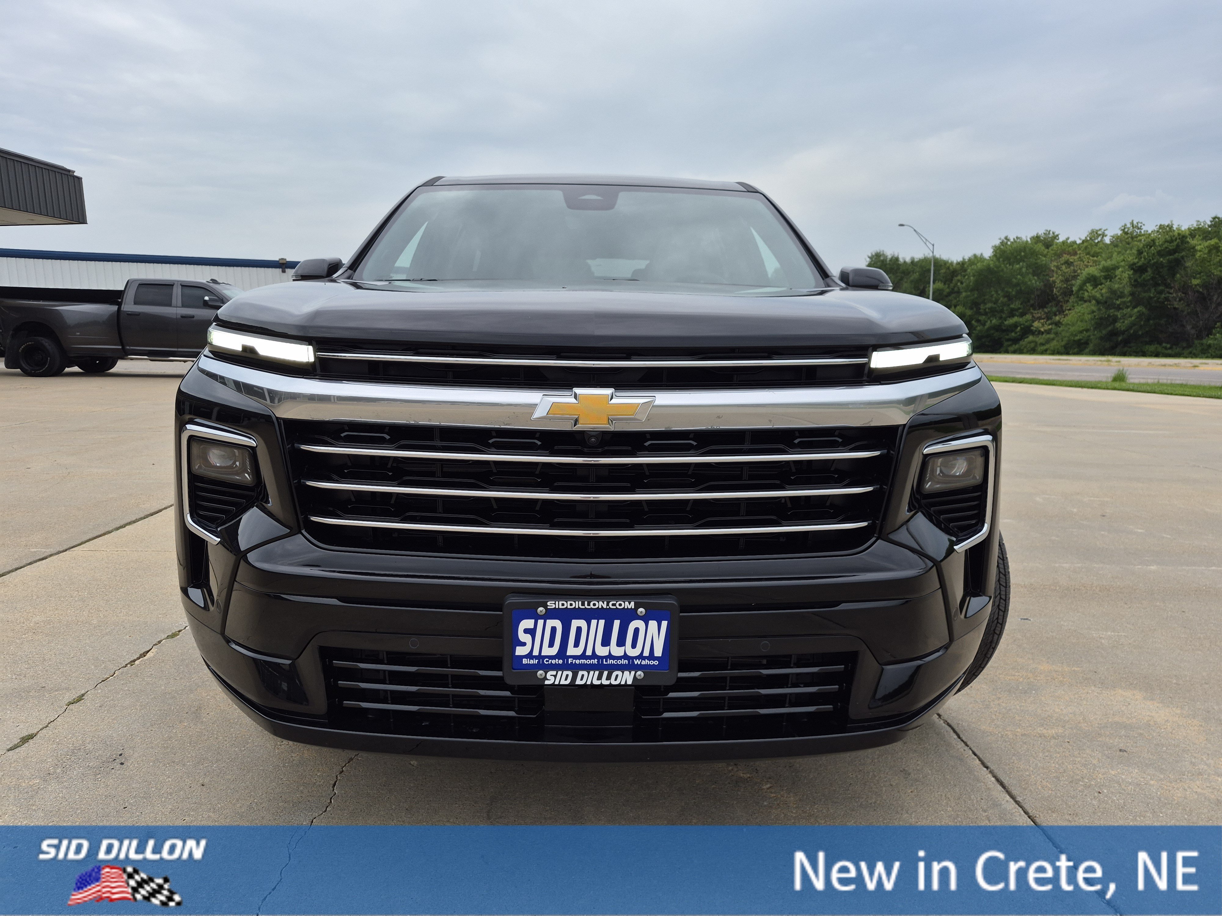 New 2026 Mosaic Black Metallic Chevrolet High Country image 14