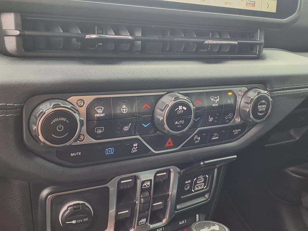 Used 2024 Black Clearcoat Jeep High Altitude image 11
