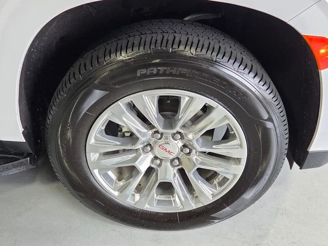 Used 2024 White GMC Denali image 20