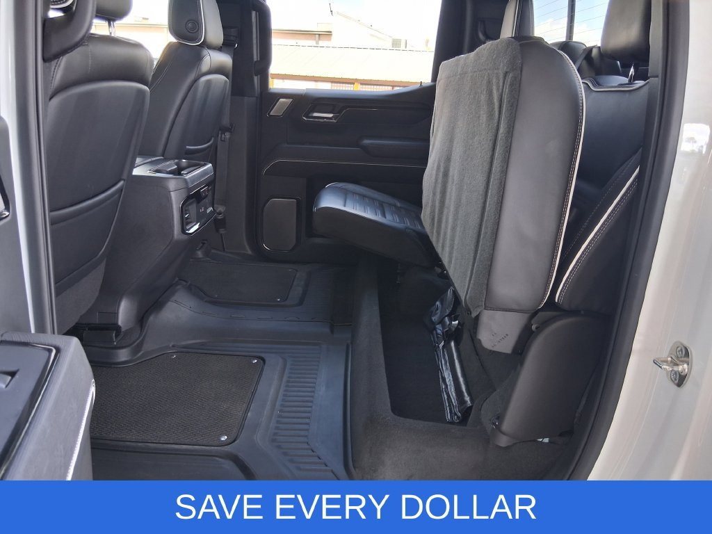 Used 2025 White GMC AT4X image 28