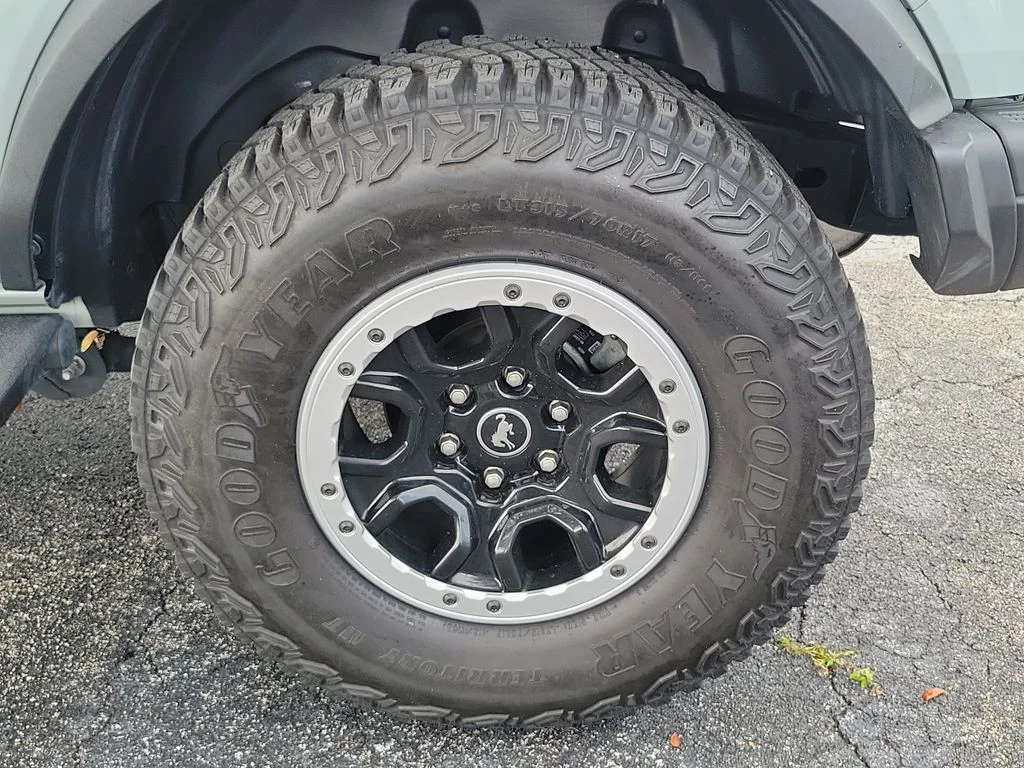Used 2023 Gray Ford Badlands image 12