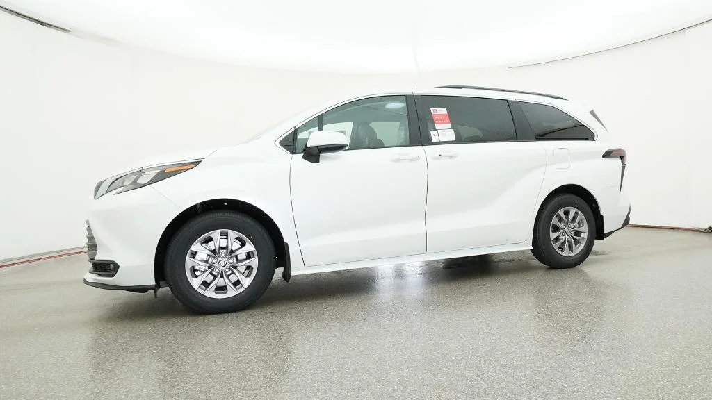 New 2026 Wind Chill Pearl Toyota XLE image 11