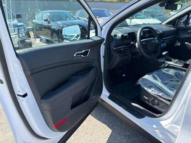 New 2027 Glacial White Pearl / Black Ro Kia X-Line image 11