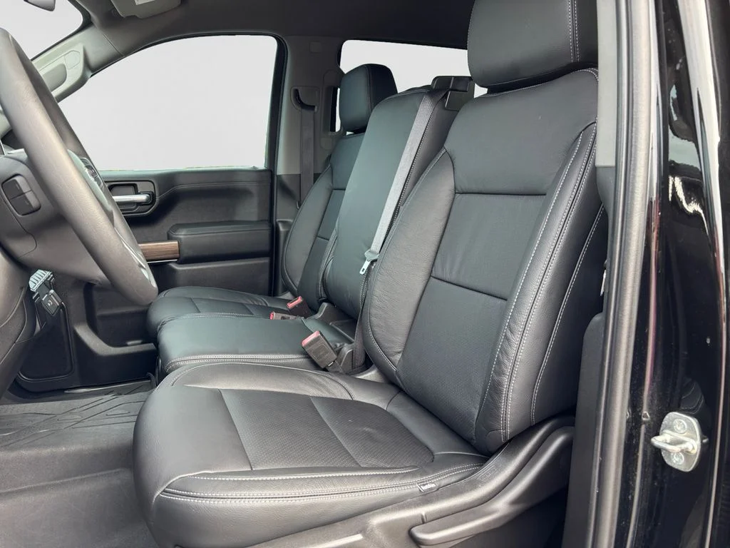 Used 2020 Black Chevrolet RST image 34