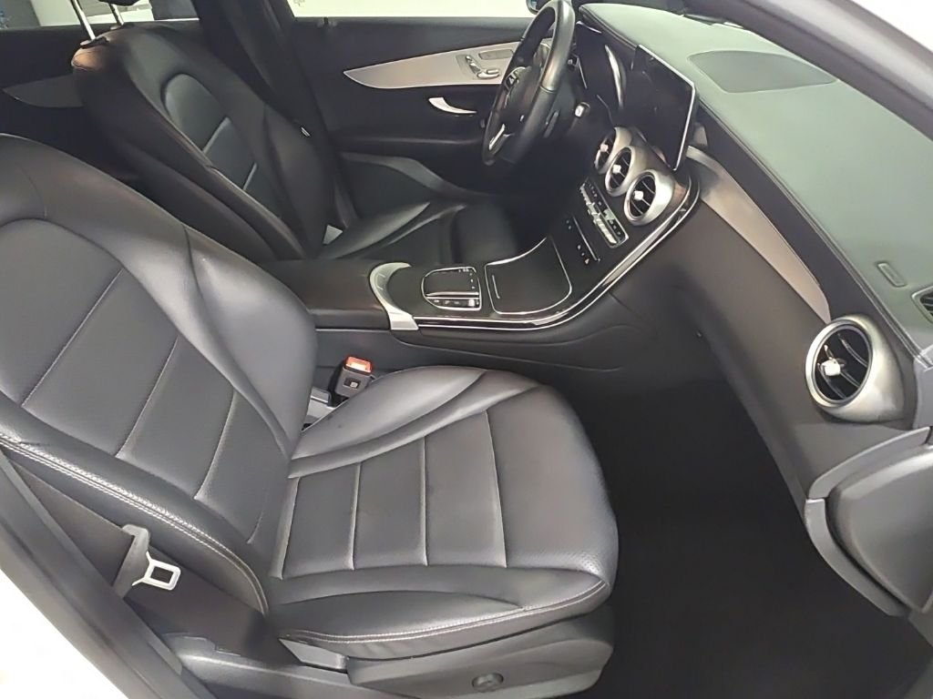 Used 2023 Polar White Mercedes-Benz GLC 300 Coupe image 29