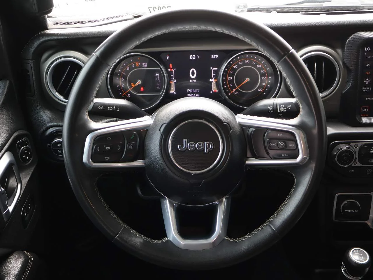 2023 Jeep Gladiator Overland - Photo 12