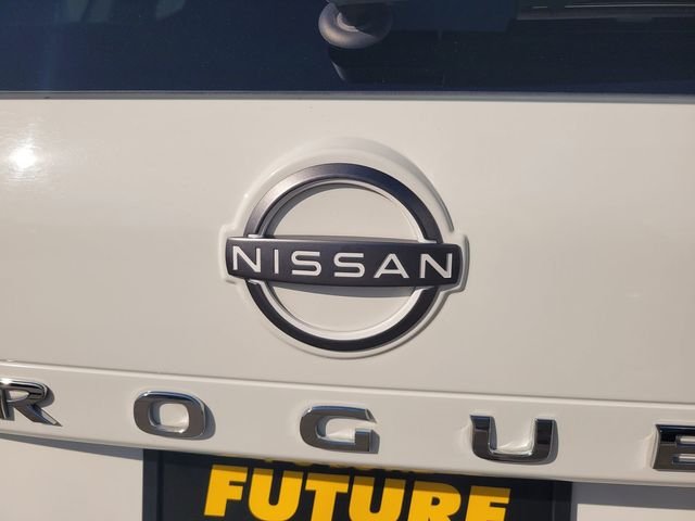 Used 2023 White Nissan S image 10
