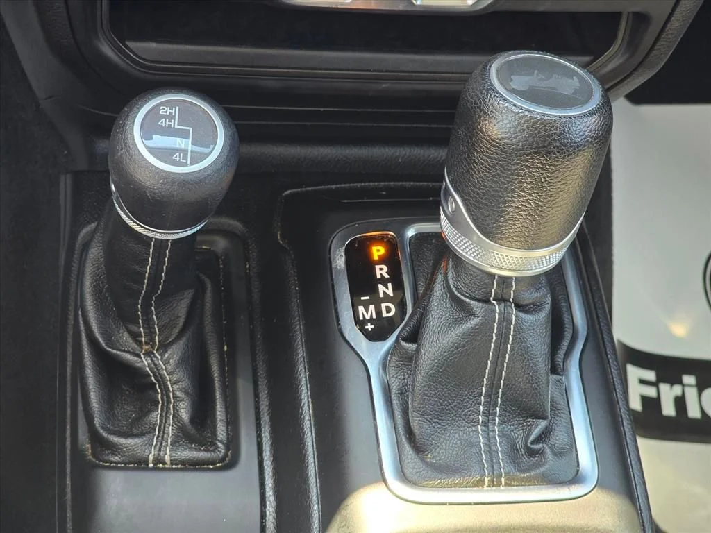 Used 2021 White Jeep Unlimited Sahara image 20