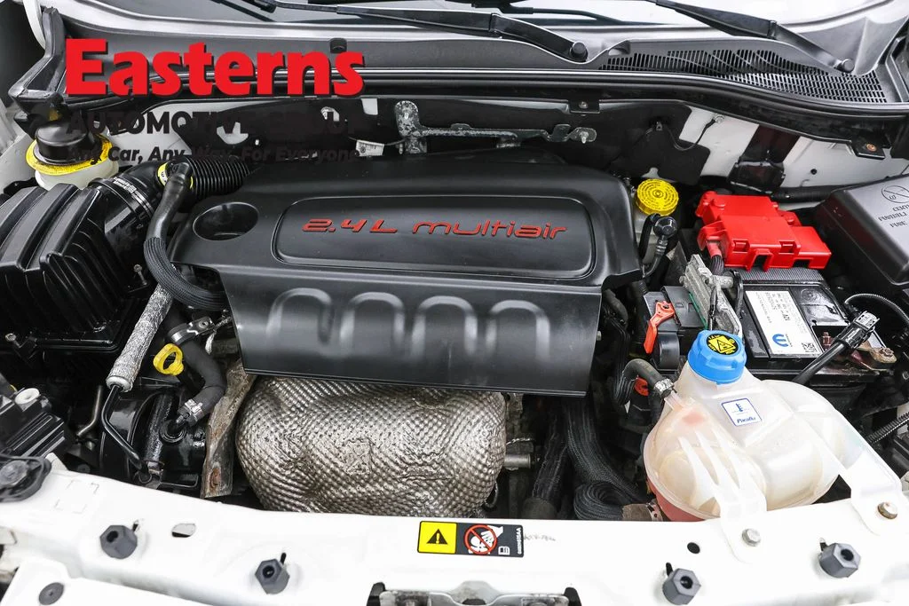 Used 2022 White Ram Base image 7
