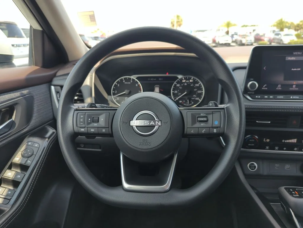 Used 2023 White Nissan SV image 25