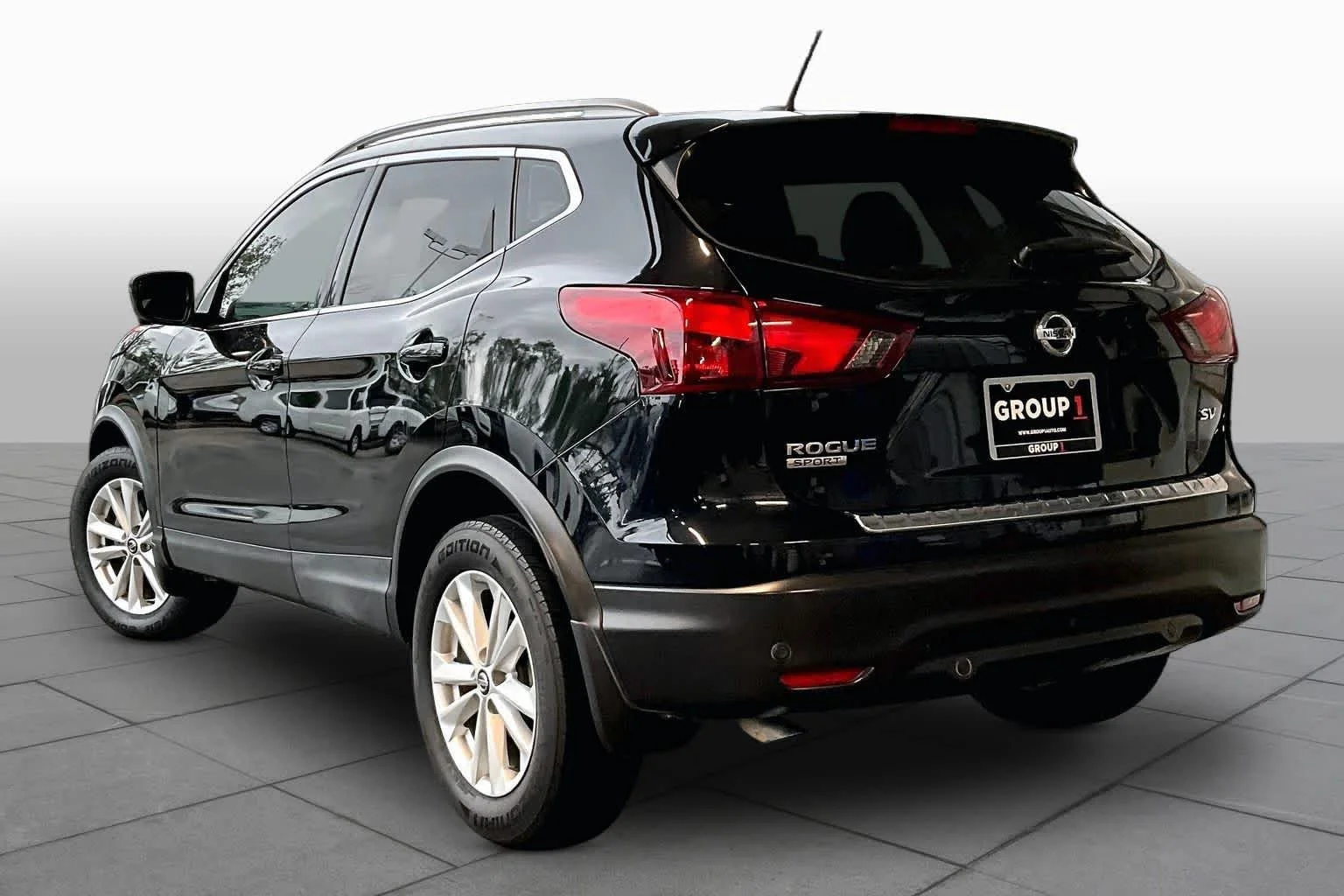 Used 2019 Magnetic Black Pearl Nissan SV image 12