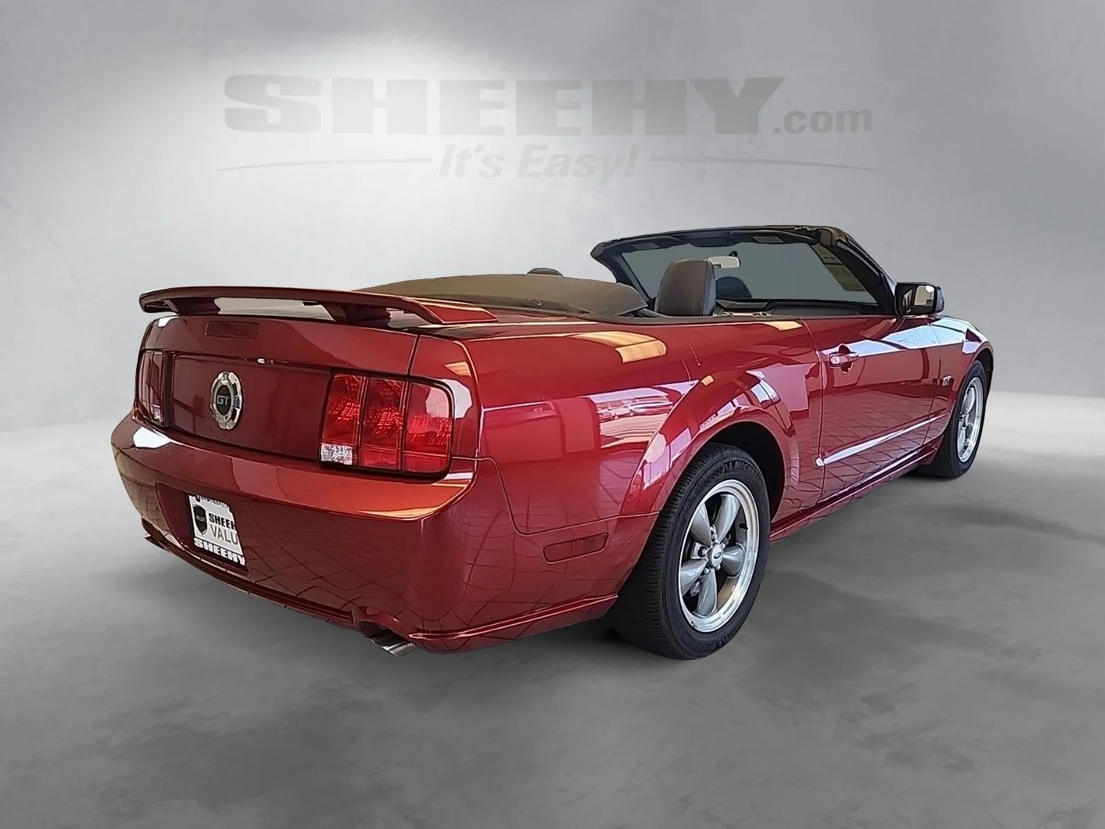 Used 2005 Red Ford GT Deluxe image 12