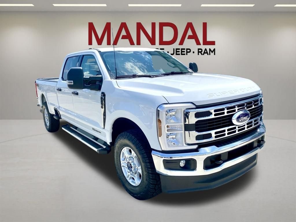 Used 2025 White Ford XLT image 4