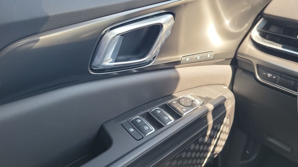 New 2026 Snow White Pearl Kia SX image 20