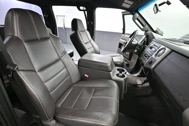 Used 2008 Black Ford FX4 image 35