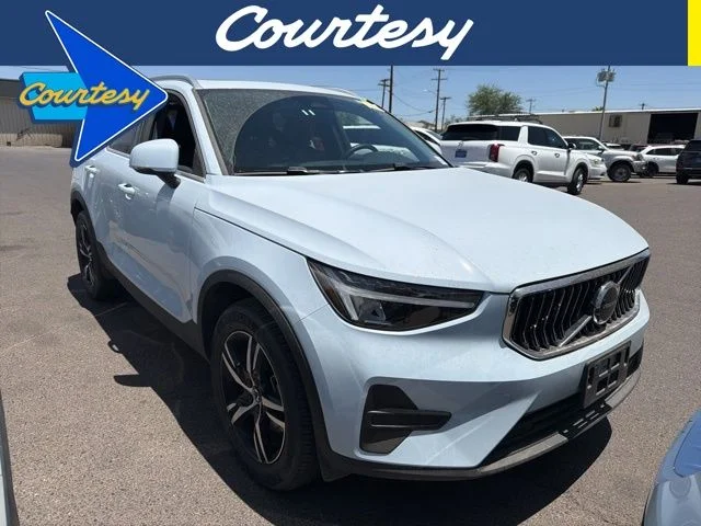 2025 Volvo XC40 B5 Core Bright AWD's photo