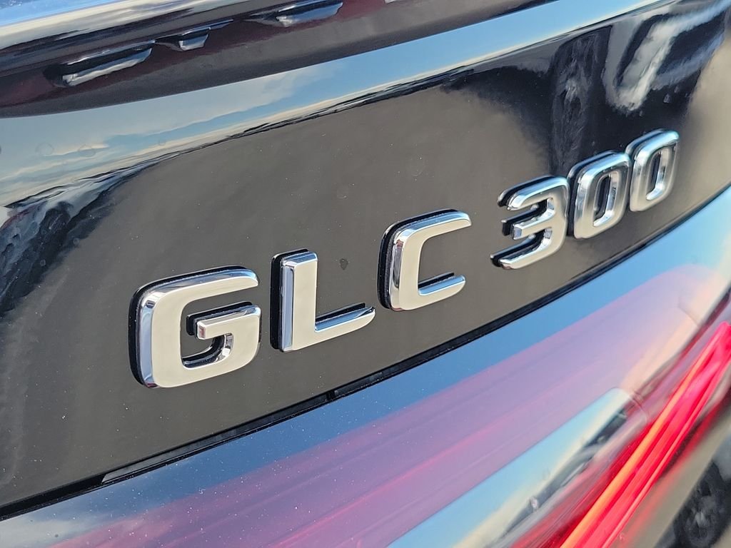 New 2027 Black Mercedes-Benz GLC 300 image 8
