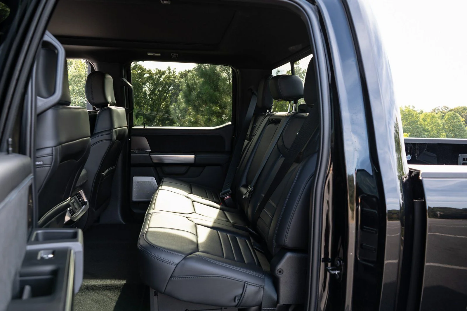 2026 Ford F-250 Super Duty Platinum - Photo 29