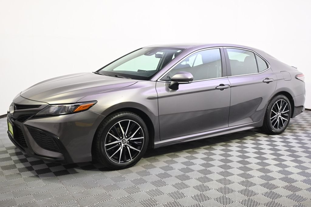 Used 2021 Toyota Camry SE with VIN 4T1G11BK9MU024923 for sale in St. Louis Park, Minnesota