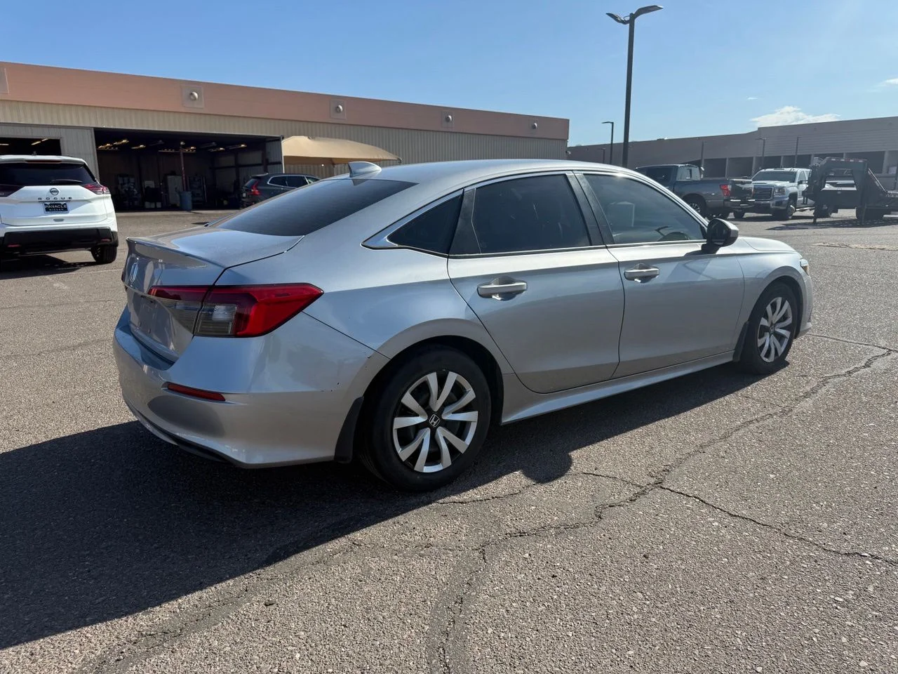 Used 2022  Honda LX image 4