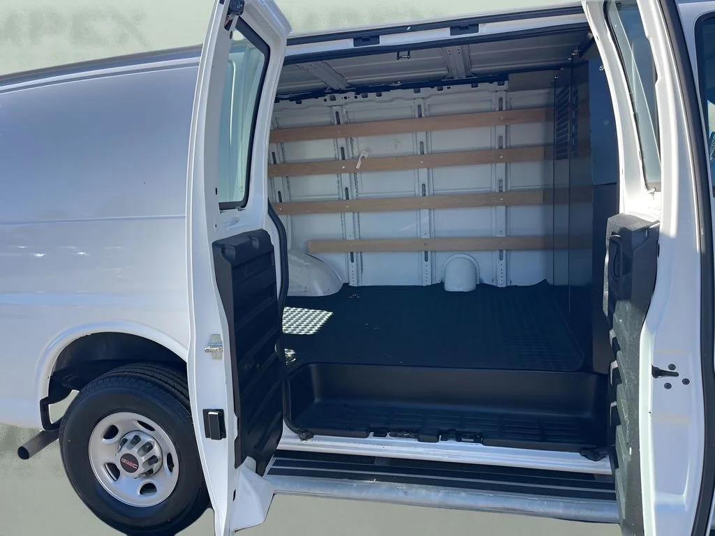 Used 2023 Summit White GMC Work Van image 22
