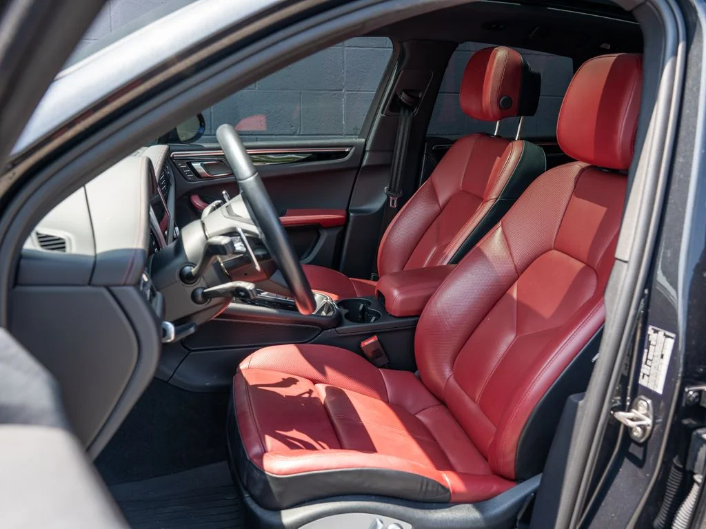 Used 2023  Porsche S image 5