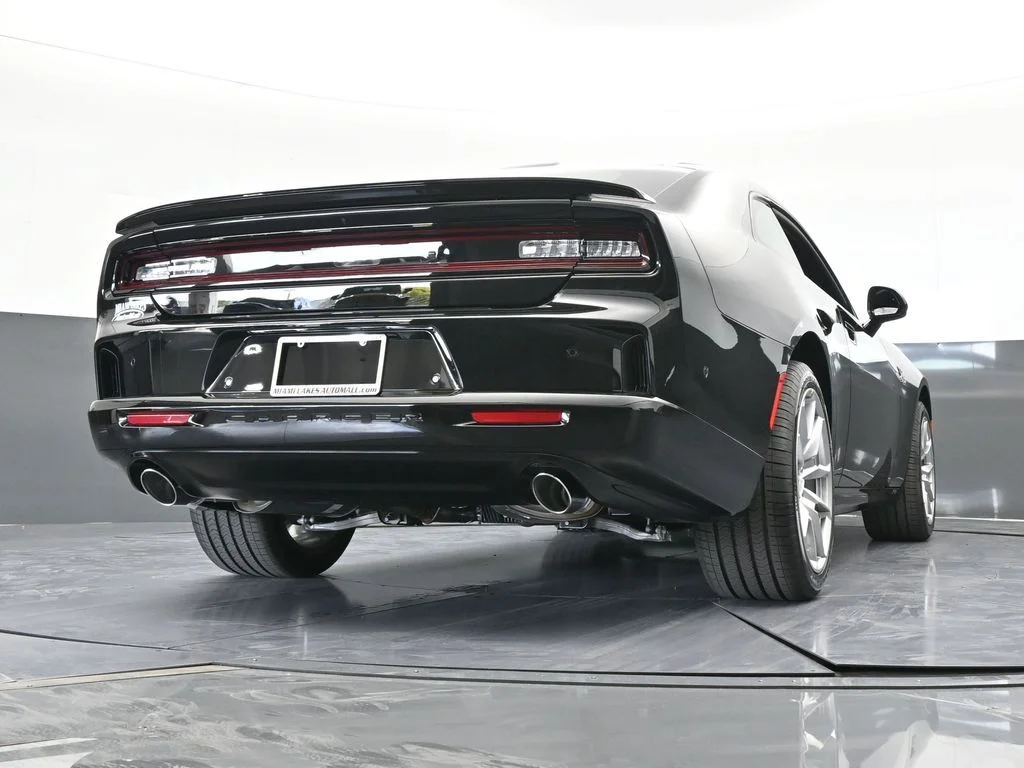 New 2026 Diamond Black Crystal Pearlcoat Dodge Scat Pack image 52