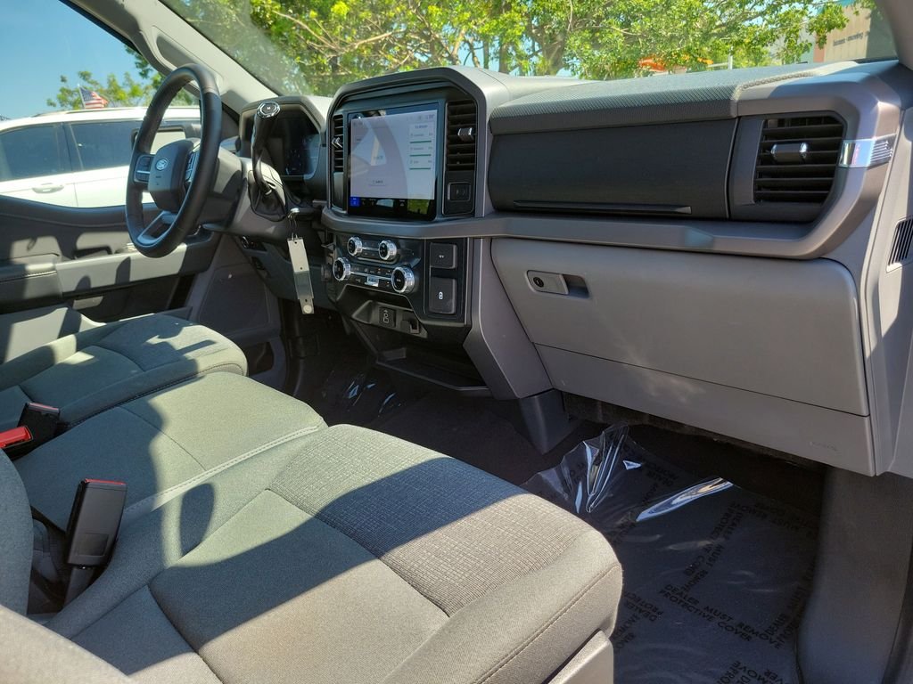 Used 2025 White Ford XLT image 9