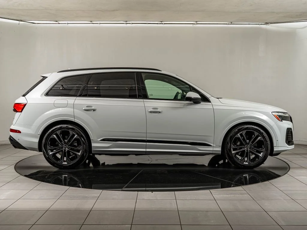 Used 2025 Glacier White Metallic Audi 55 Premium Plus image 4