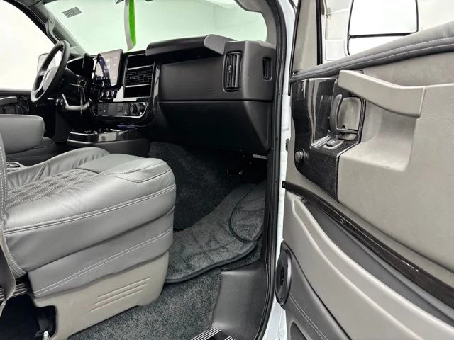New 2026 Summit White GMC Work Van image 22