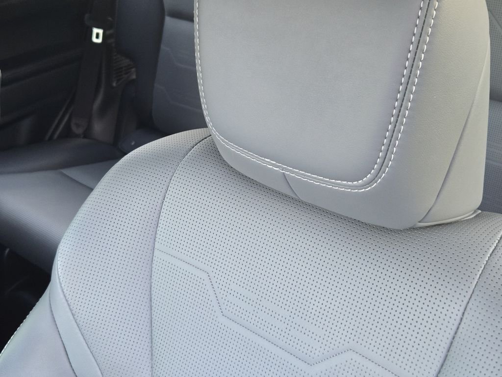 Used 2024  Lexus 550 Luxury+ image 15
