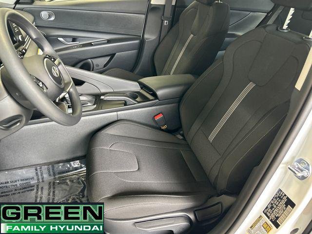 New 2026 White Hyundai SE image 11