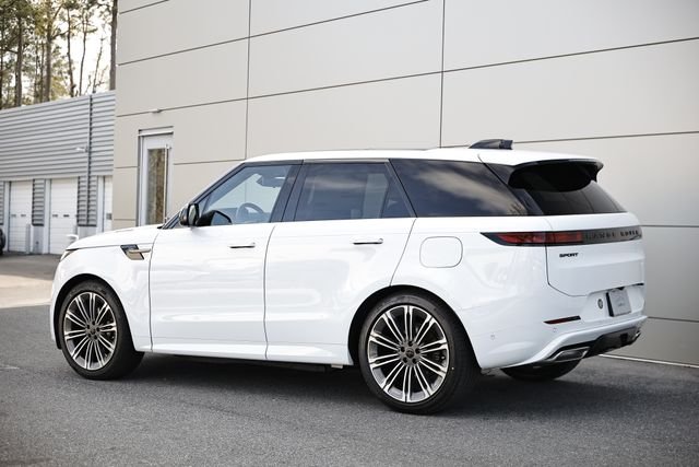 New 2026 Fuji White Land Rover Dynamic SE image 7