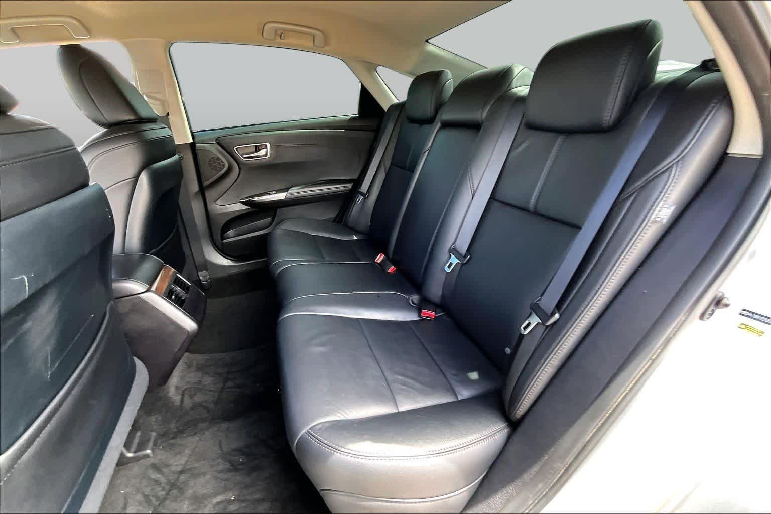 Used 2015 Celestial Silver Metallic Toyota XLE image 20