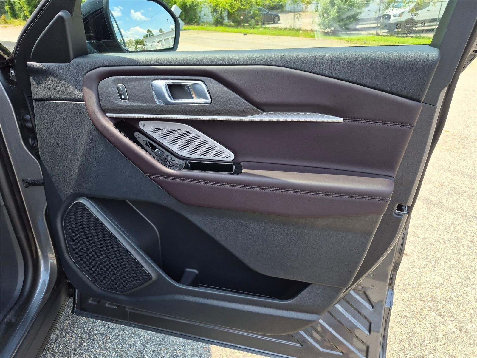 New 2026 Carbonized Gray Metallic Ford Platinum™ image 31