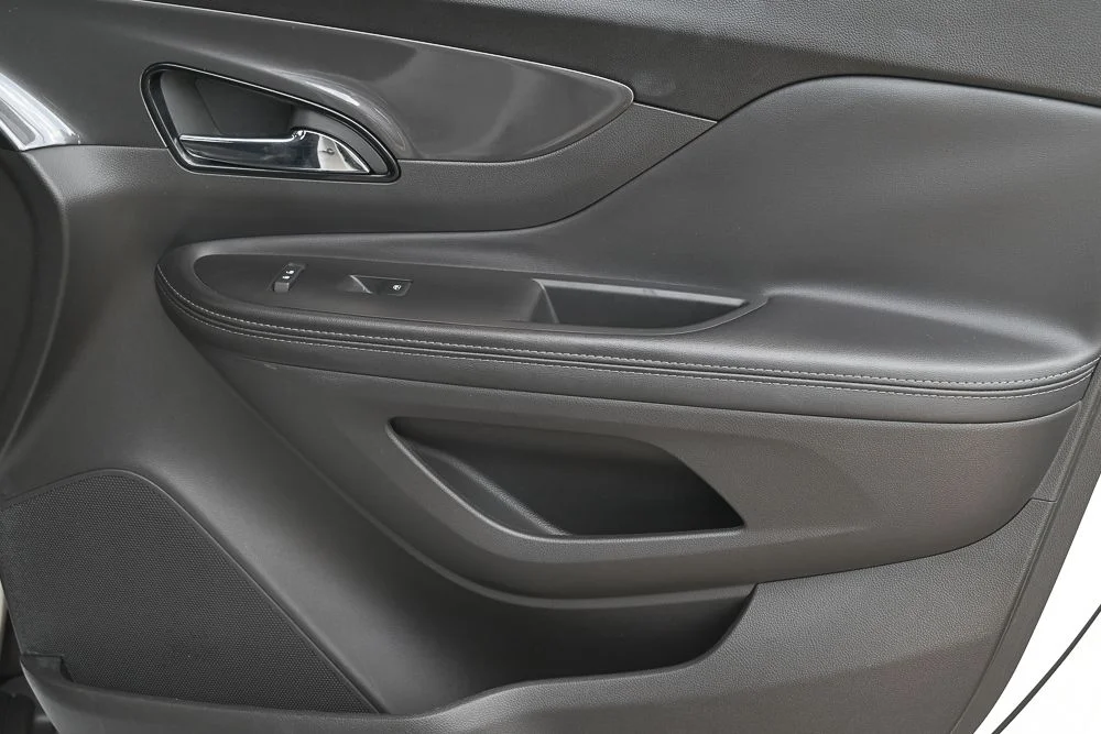 Used 2022 White Buick Preferred image 19