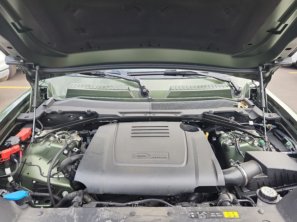 Used 2026 Woolstone Green Metallic Land Rover S image 29