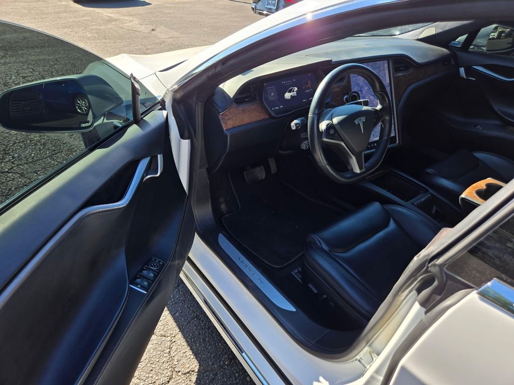 Used 2020 Pearl White Multi-Coat Tesla  image 20